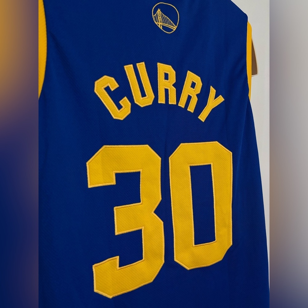 NWT - NBA Blue and Yellow Golden State Basketball Jersey - Curry #30 - Size XL - Picture 6 of 11